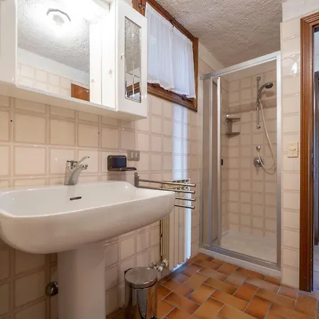 Apartamento Garda Lake, Free Park, Big Swimming Pool *